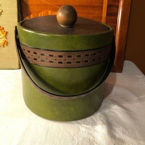 Groovy vintage ice bucket!